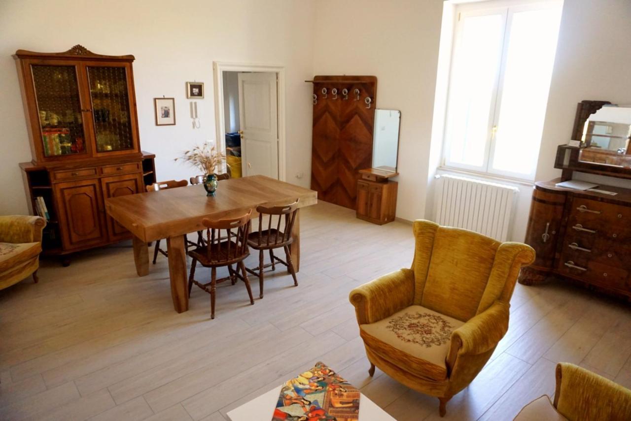 Nomadi Sedentari - Irsina Apartment ภายนอก รูปภาพ