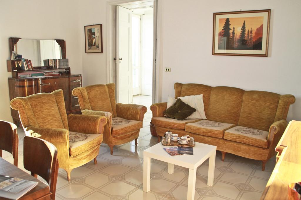 Nomadi Sedentari - Irsina Apartment ภายนอก รูปภาพ